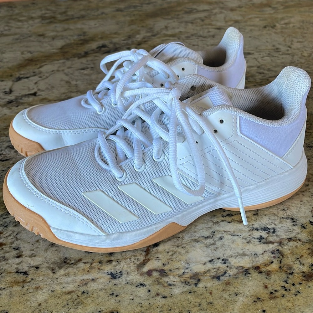 Youth volleyball shoes